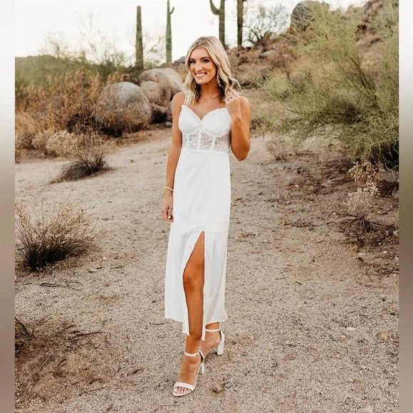 Selfie Leslie | Dresses | Trophy Lace Bodice Midi Dress | Poshmark